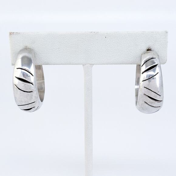 Vintage Mexico SU Sterling Silver 925 Engraved Wide Hoop Earrings - Picture 2 of 8